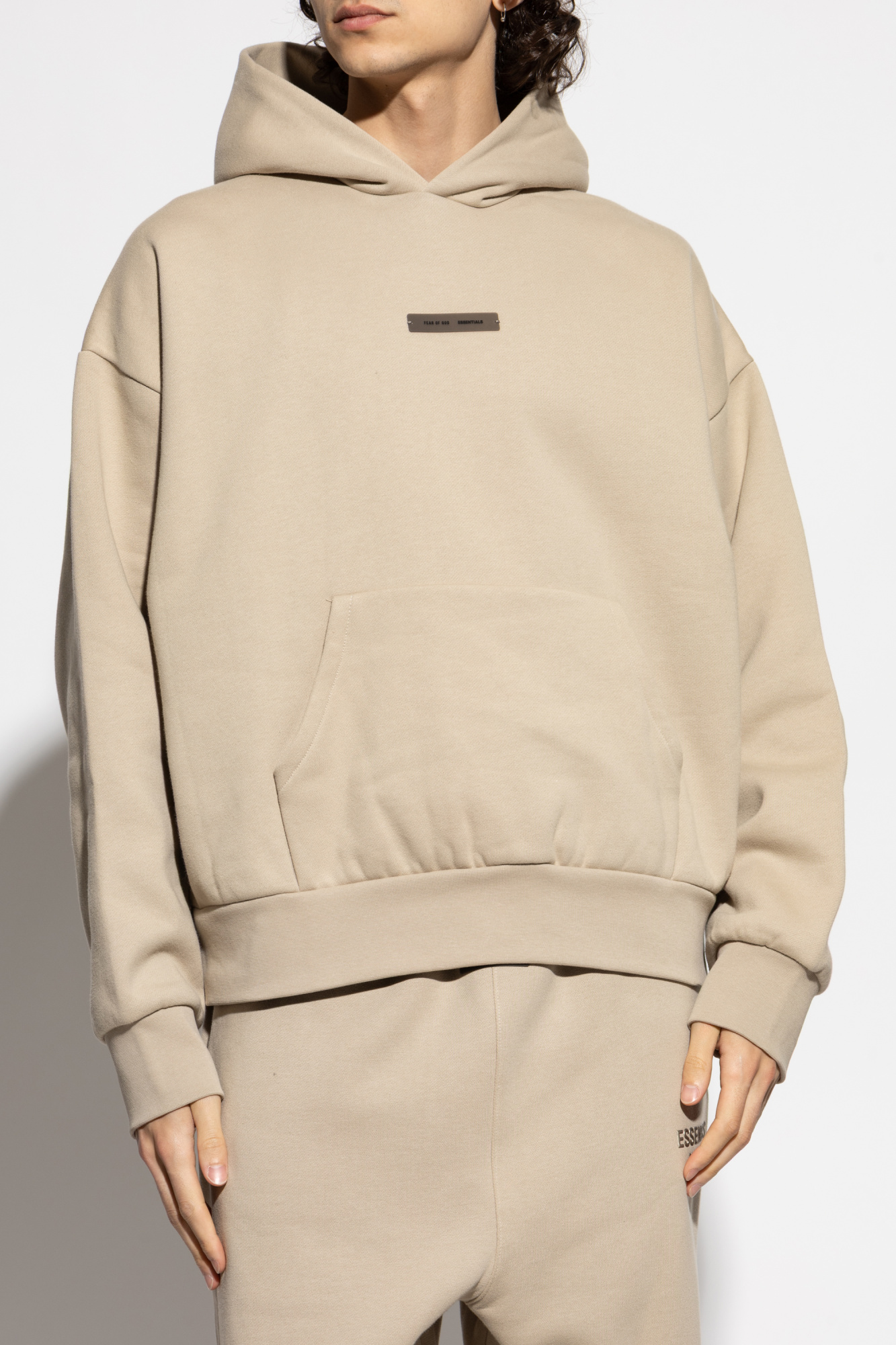 ESSENTIALS ベージュ スウェット FEAR OF GOD Fear of God Essentials SS21 Mockneck Half Zip Buttercream